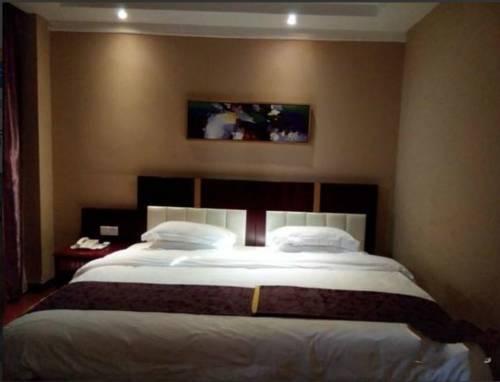 Басуо: 0898 Express Hotel Dongfang