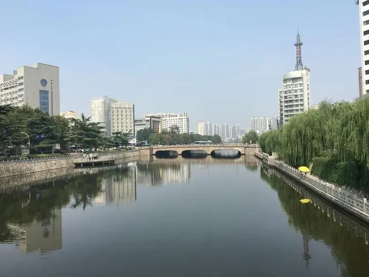 Сюйчжоу: Xuzhou Huacheng Inn