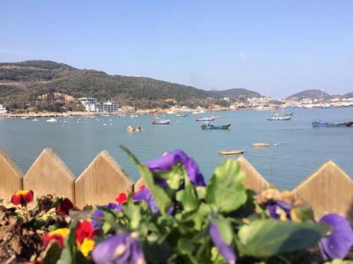 Чжоушань: Zhoushan Jinghong Fishing Village Inn