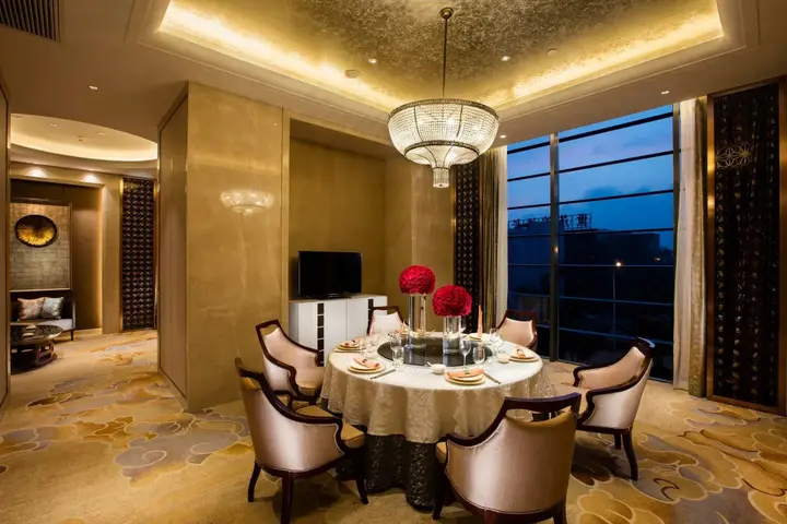 Ухань: Hilton Wuhan Riverside