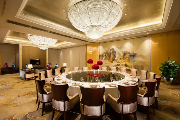 Ухань: Hilton Wuhan Riverside