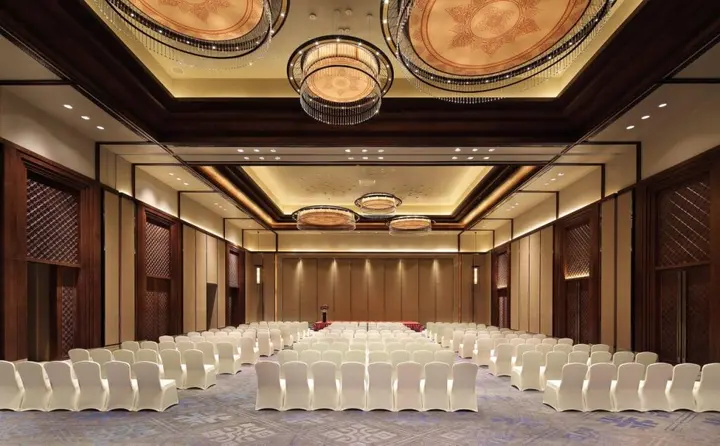 Цзинхун: Crowne Plaza Xishuangbanna Parkview