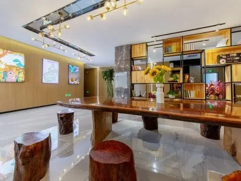 Буркин: Burqin Luwang Hotel