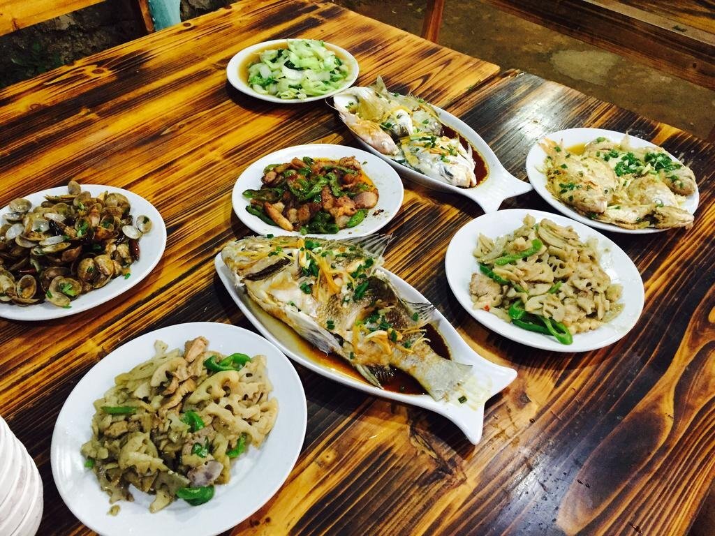 Бэйхай: Beihai Weizhou Island Small Time Inn