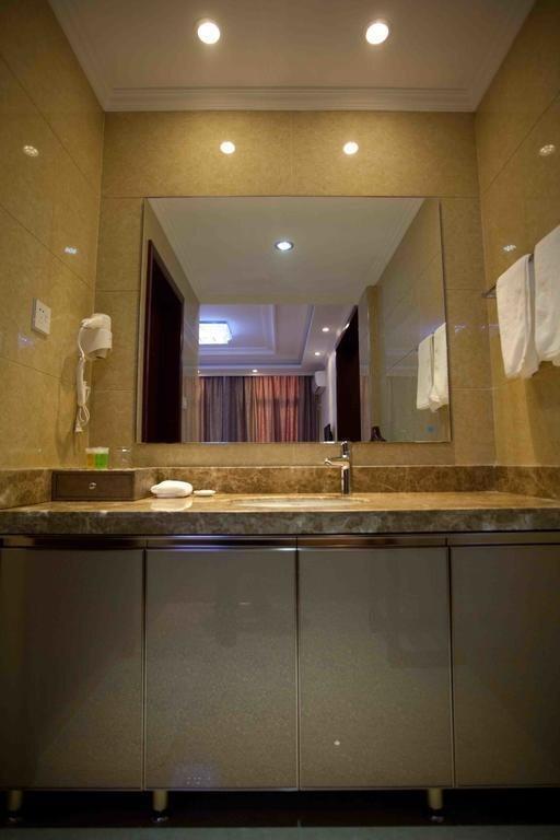 Нанкин: Nanjing Qingguo Holiday Hotel