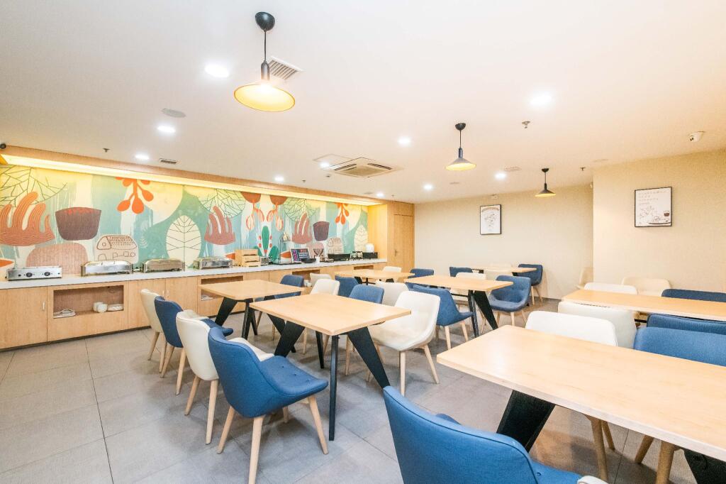 Наньтун: Hanting Hotel Haimen Sanxing Dieshiqiao