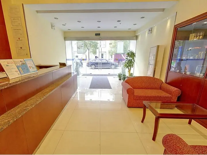 Шанхай: Hanting Express Hotel Shanghai Minsheng Road