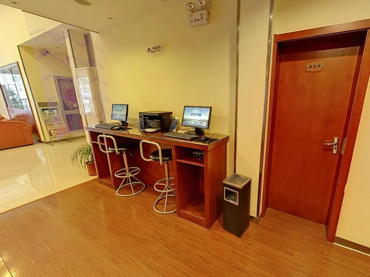 Шанхай: Hanting Express Hotel Shanghai Minsheng Road