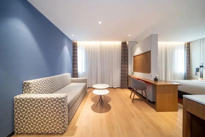 Шанхай: Holiday Inn Express Shanghai Pujiang Lianhang Rd M
