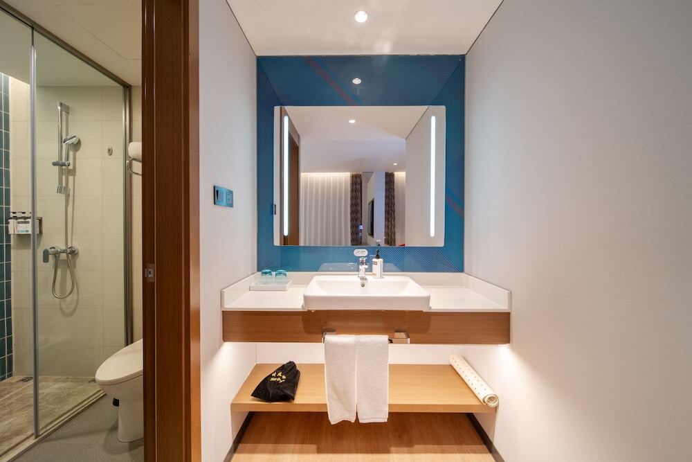 Шанхай: Holiday Inn Express Shanghai Pujiang Lianhang Rd M