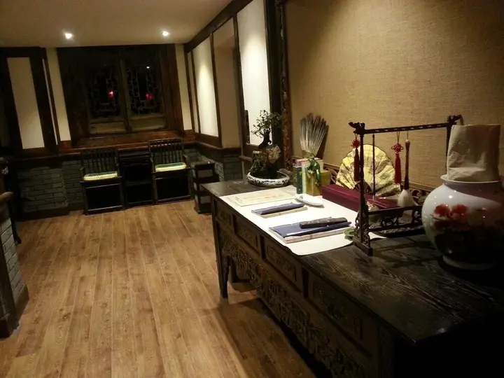 Чэнду: Chunxi Fang Old Chengdu Inn