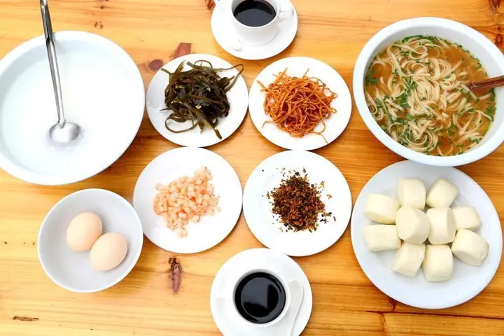 Чжанцзяцзе: Tongfu inn