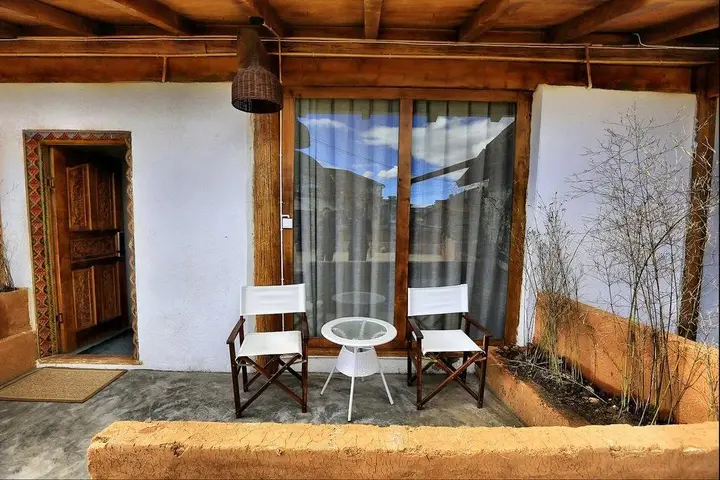 Шангри-Ла: Wufu Hostel