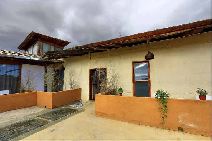 Шангри-Ла: Wufu Hostel
