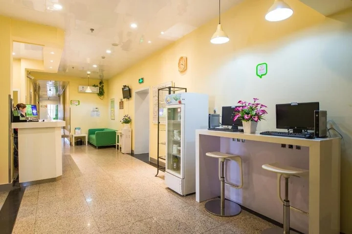 Цзиньчжун: Hi Inn Jiexiu Railway Station