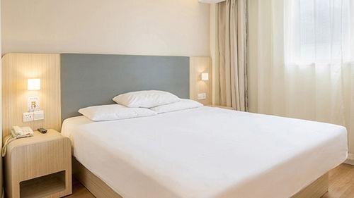 Циндао: Hanting Hotel Qingdao Jimo Heshan Road