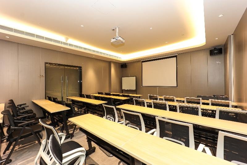 Шанхай: Ji Hotel (Shanghai Xujiahui Guanshengyuan Road)