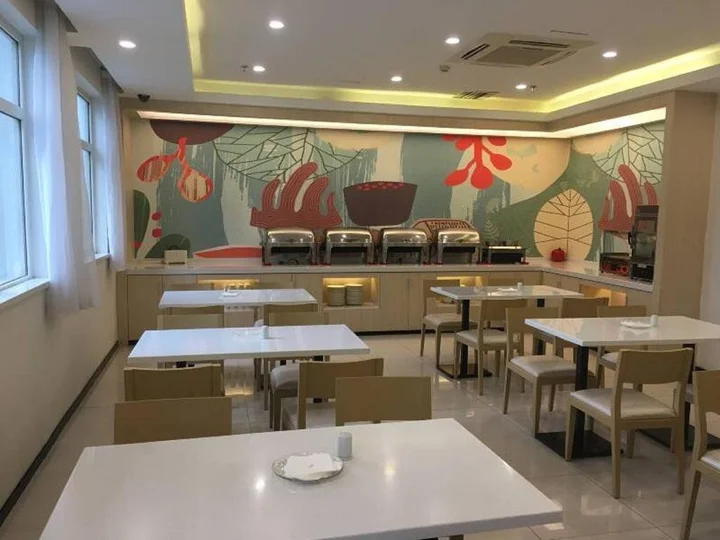 Чанша: Hanting Hotel Changsha Yinbing Road Metro Station