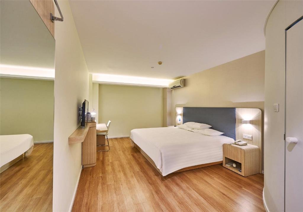 carousel image 1