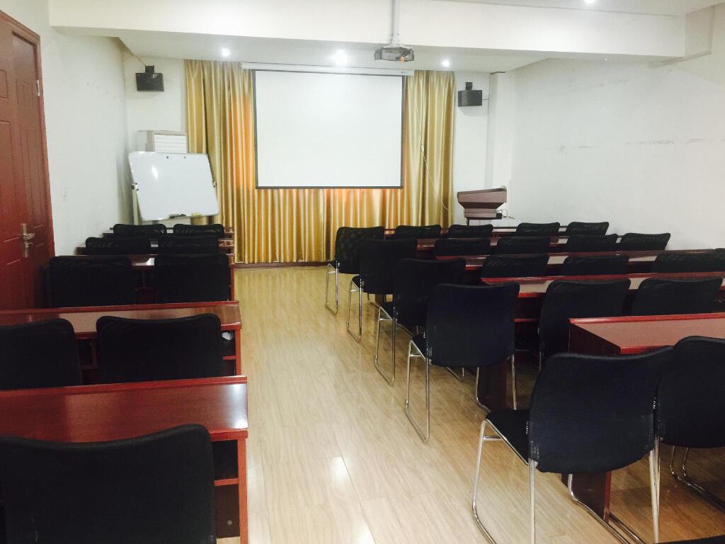 Лоян: Hanting Express Luoyang Zhongzhou East Road