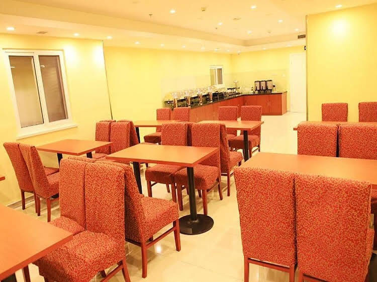 Циндао: Hanting Express Qingdao Zhongshan Road