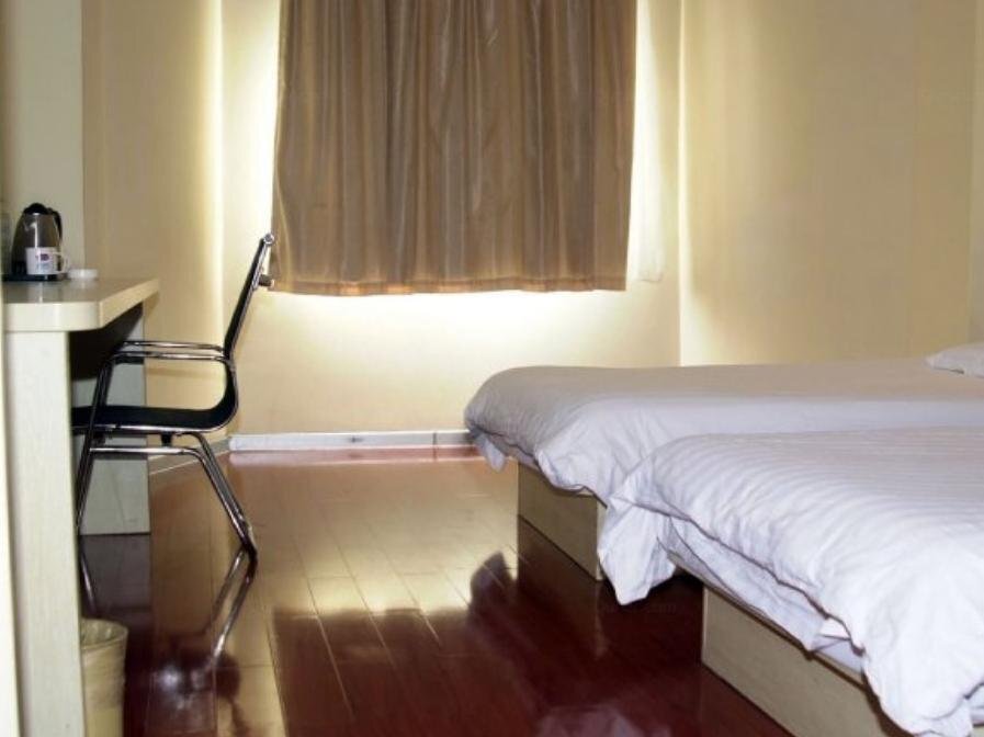 Цзаочжуан: Hanting Express Zaozhuang Middle Wenhua Road