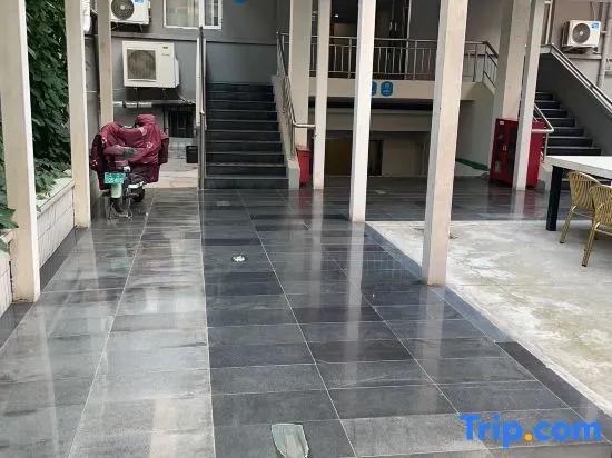 Чанчжи: Hanting Express Changzhi Middle Hero Road