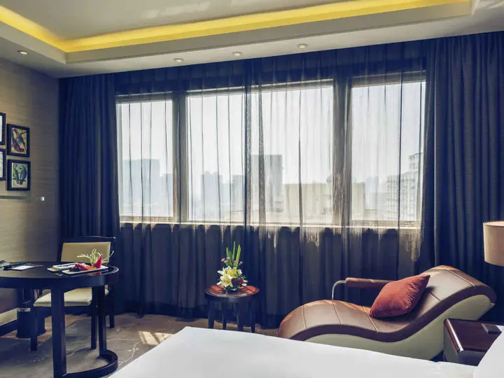 Шанхай: Mercure Shanghai Royalton