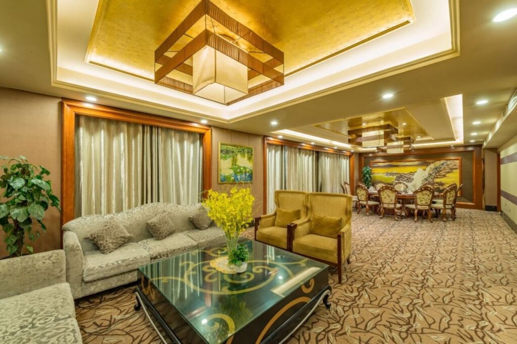 Синин: Rezen Hotel Qinghai Jinding