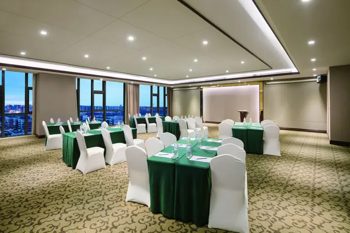 Пекин: Holiday Inn Beijing Airport Zone by IHG