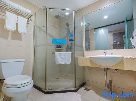 Интань: Hanting Express Yingtan Central Square Branch