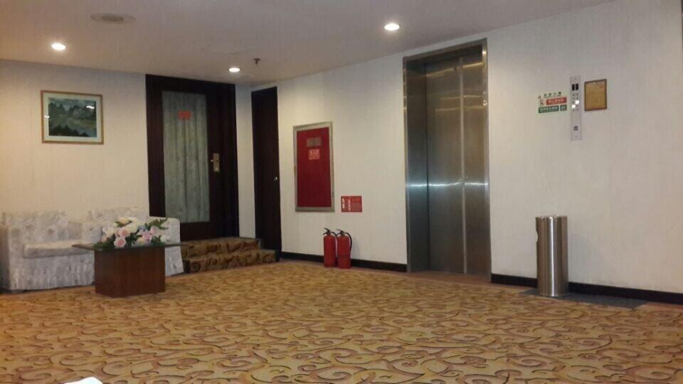 Гуйлинь: Hanting Hotel Fu Bo Shan Park Branch