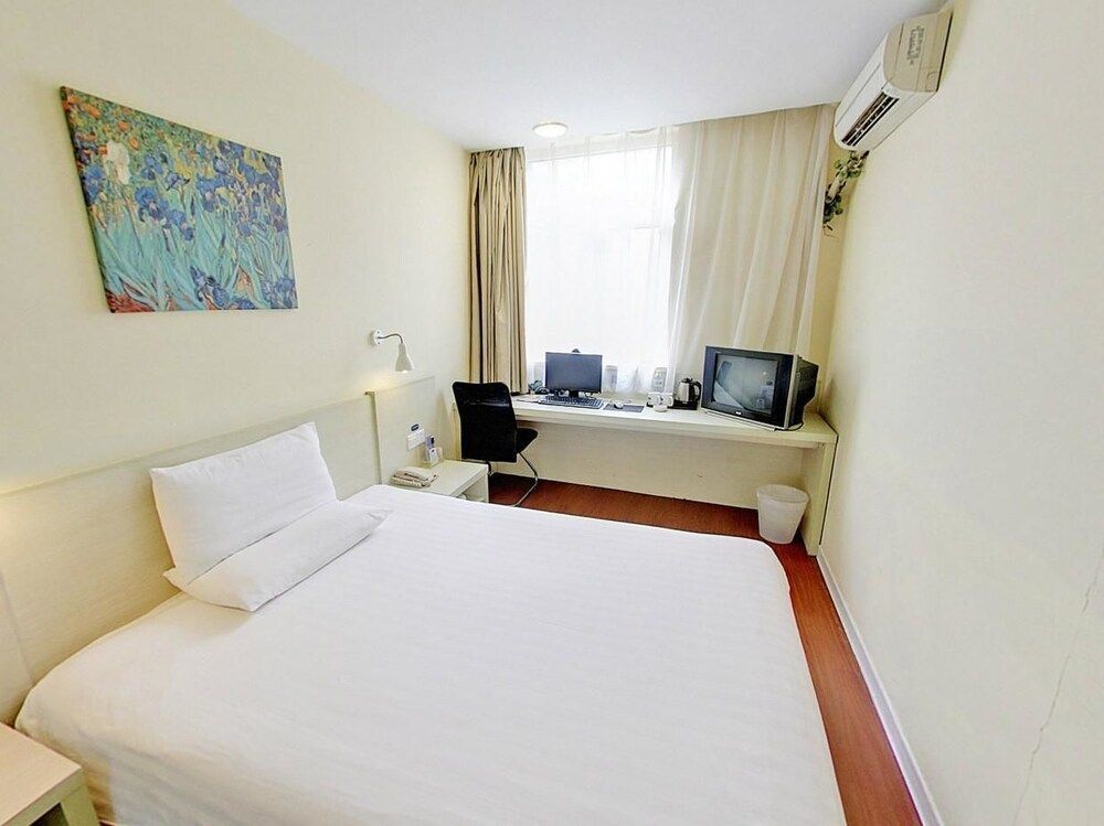 Чанчжоу: GreenTree Inn Express Changzhou Railway Station North Square
