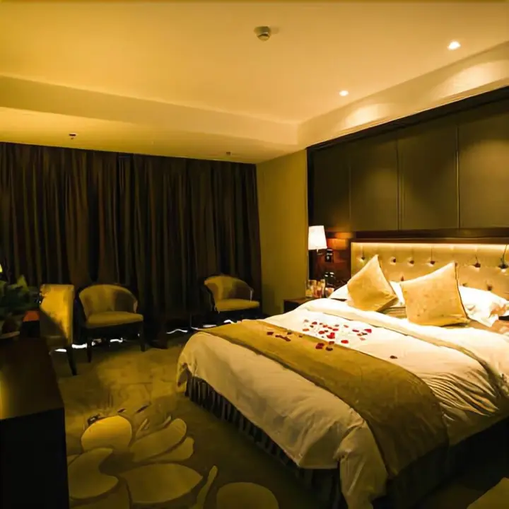 Цзинин: Sunny World Hotel