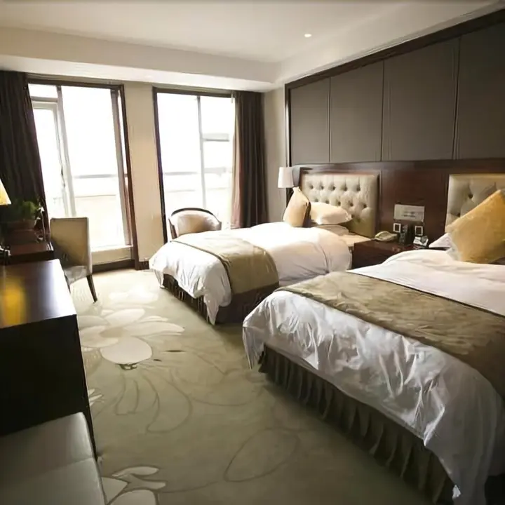 Цзинин: Sunny World Hotel
