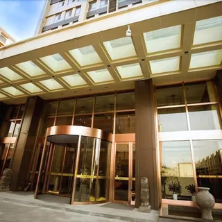 Цзинин: Sunny World Hotel