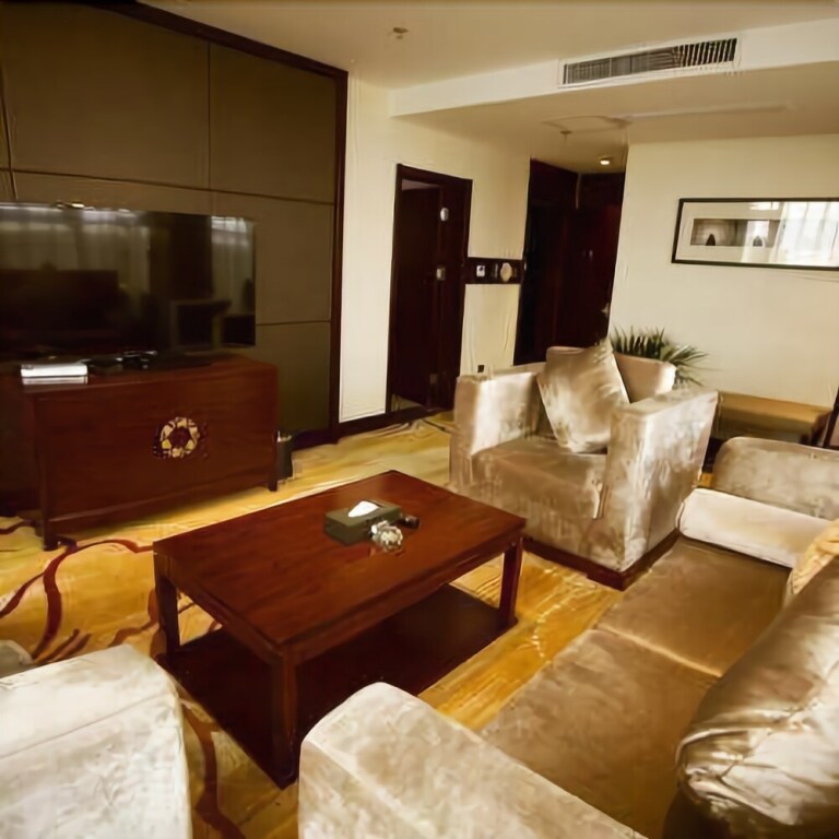 Цзинин: Sunny World Hotel