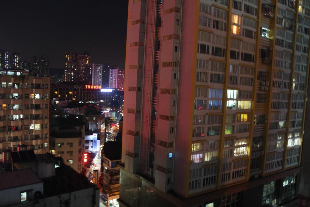 Шэньчжэнь: Dongmenju Apartment