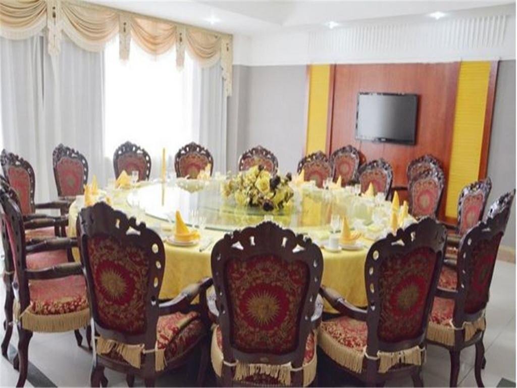 Тунхуа: Huifeng Hotel