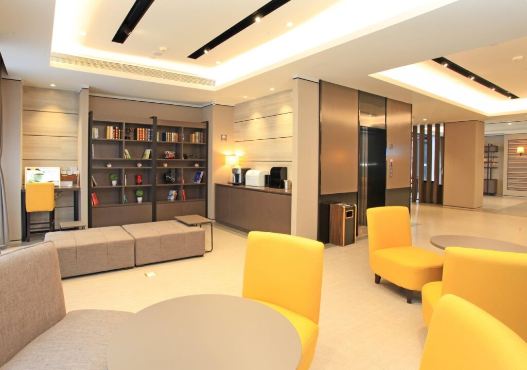 Гуйлинь: Home Inn Plus Guilin Railway Station