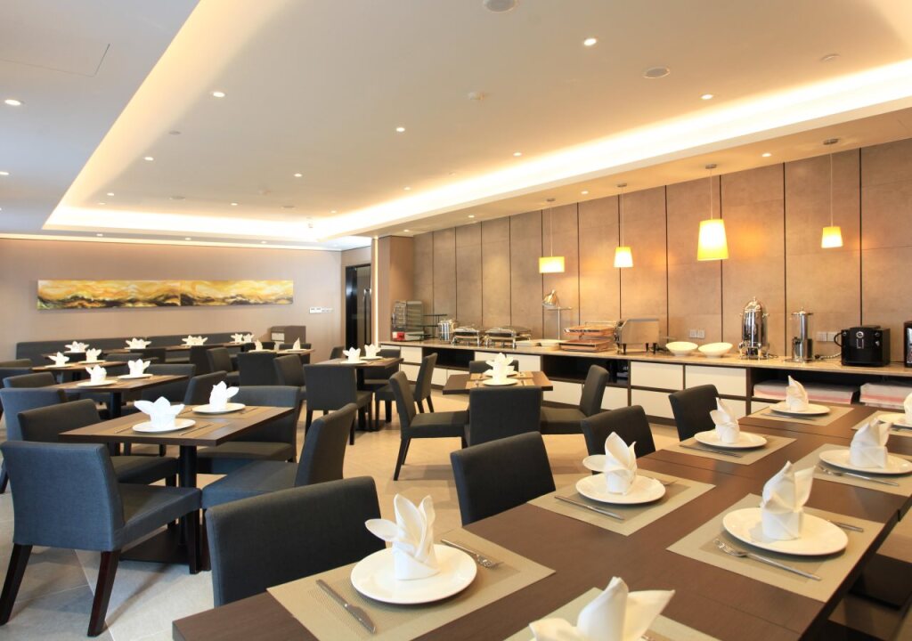 Гуйлинь: Home Inn Plus Guilin Railway Station