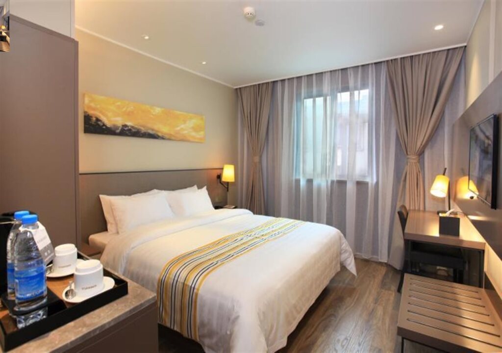 Гуйлинь: Home Inn Plus Guilin Railway Station