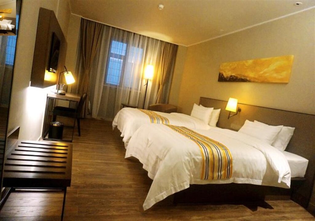 Гуйлинь: Home Inn Plus Guilin Railway Station