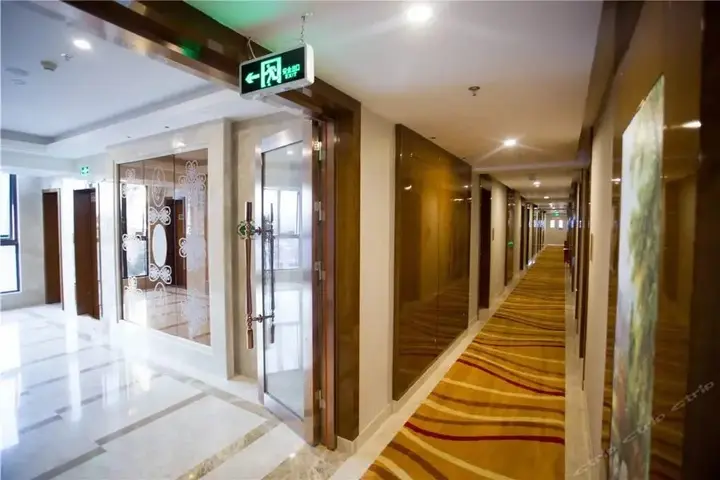 Санья: Vienna Hotel Sanya Bay