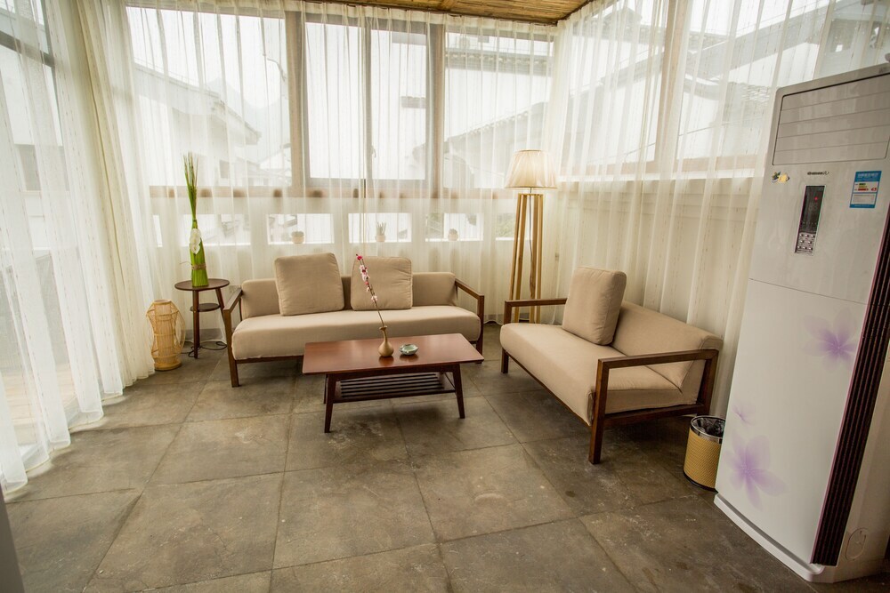 Гуйлинь: Guilin Rain Cloud Live Hotel