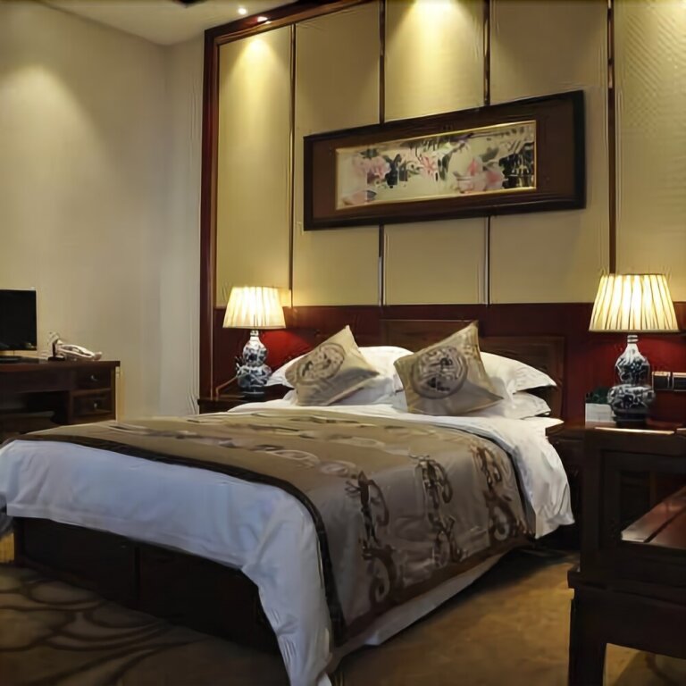Цзиньчжун: Chong Ning Castle Hotel