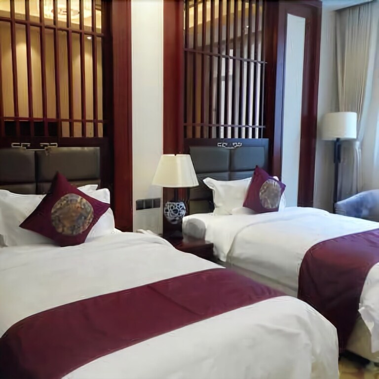 Цзиньчжун: Chong Ning Castle Hotel