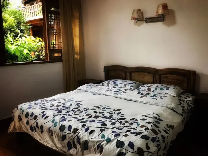 Дали: Tourist Courtyard Hotel