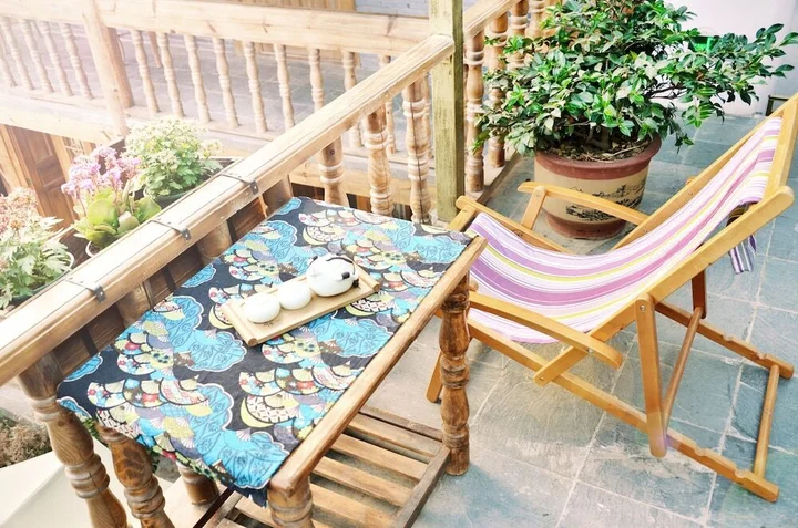 Дали: Tourist Courtyard Hotel