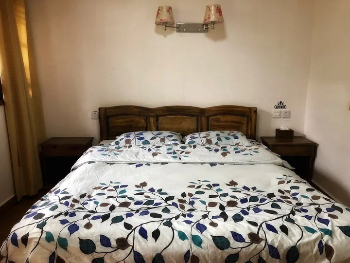 Дали: Tourist Courtyard Hotel
